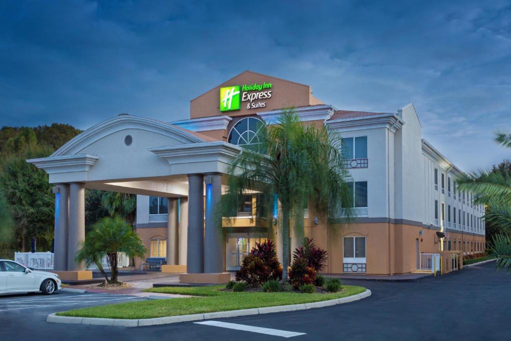 Holiday Inn Express & Suites Tavares an IHG Hotel Main image 1